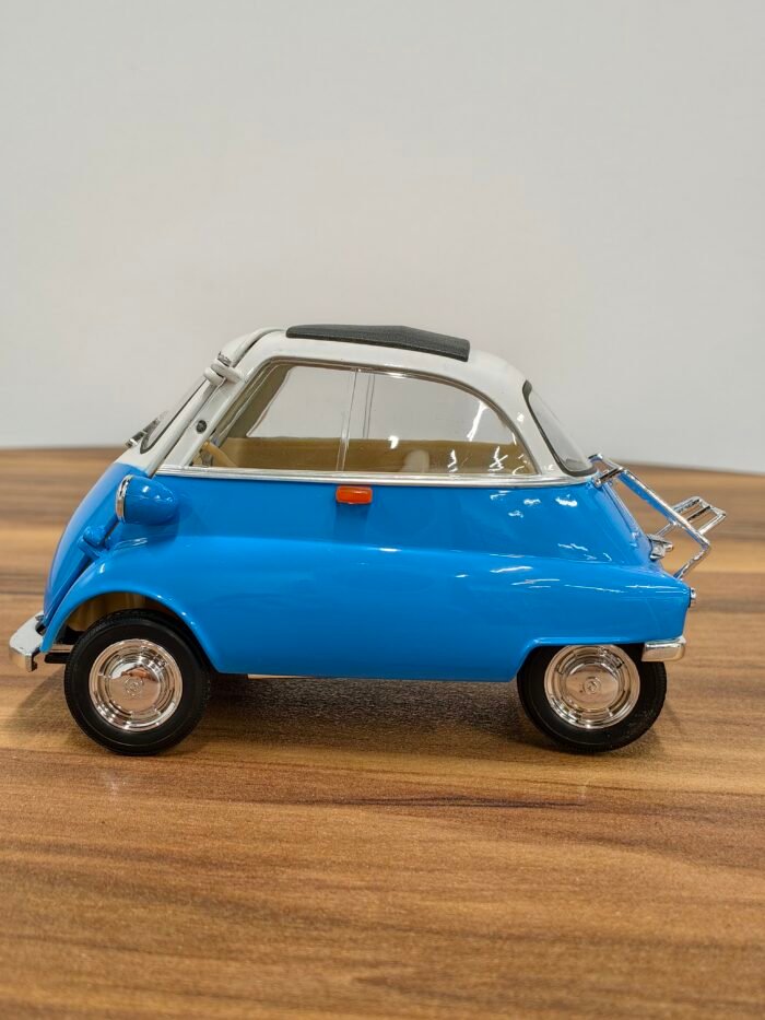 BMW Isetta Blue with White 1955-1962 1:18 - Image 2