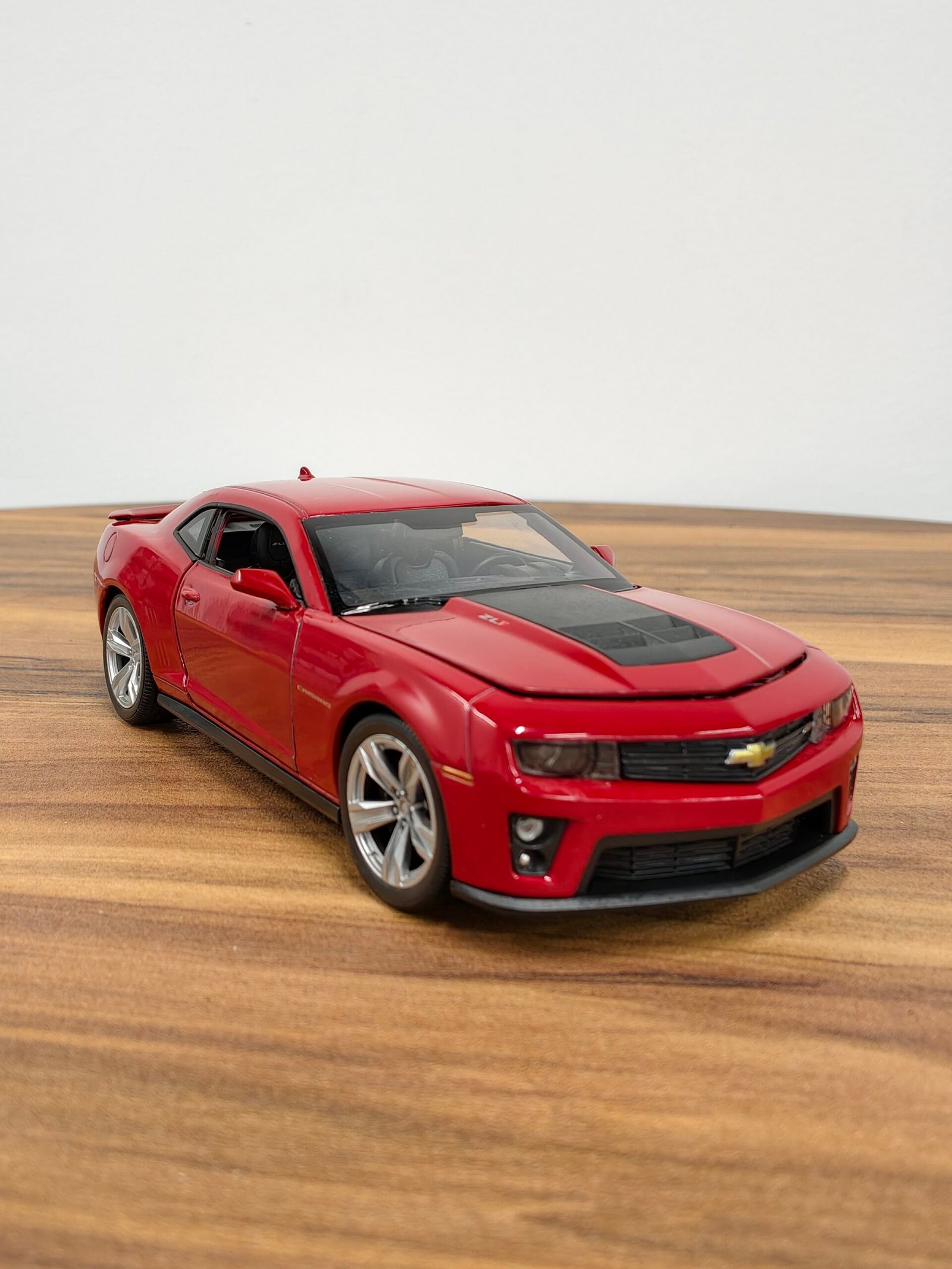 Chevrolet Camaro ZL1 Red 1:24 - Image 4