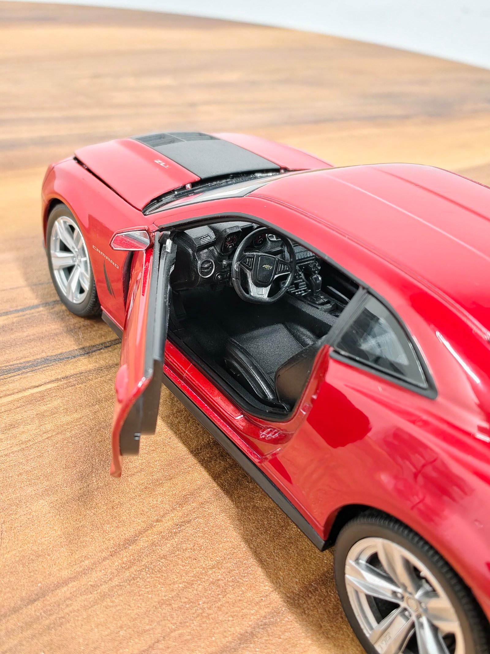 Chevrolet Camaro ZL1 Red 1:24 - Image 3