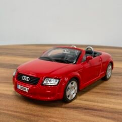 Maisto 31978 Audi TT Roadster Red 1:24 Diecast Car Model