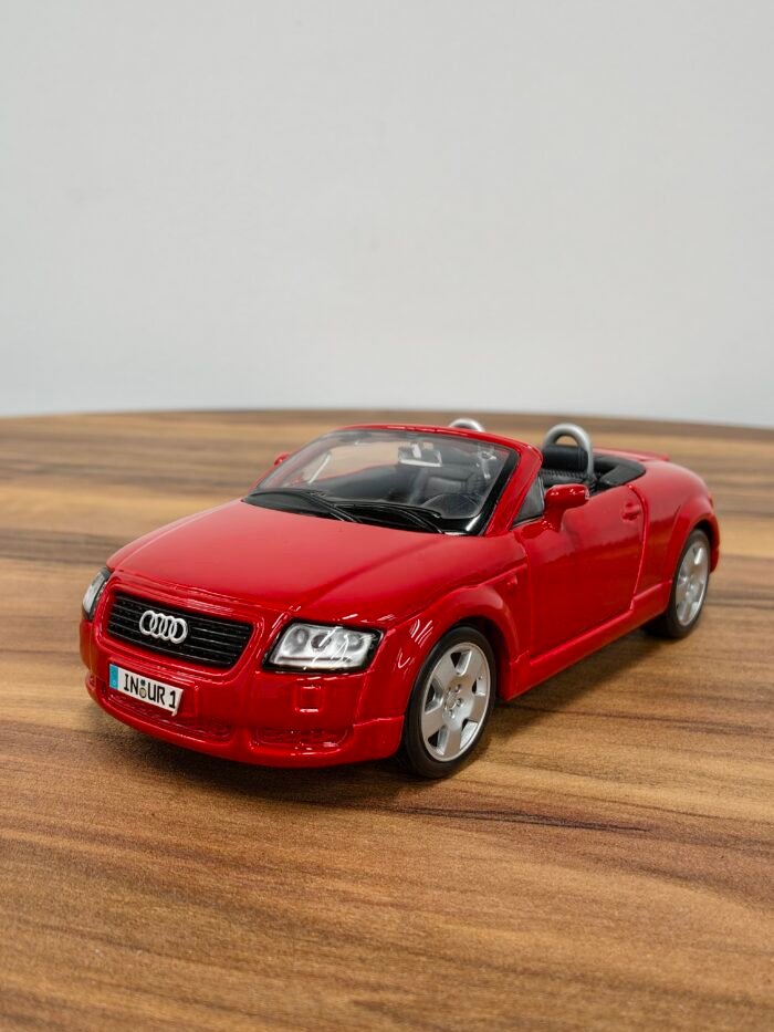 Maisto 31978 Audi TT Roadster Red 1:24 Diecast Car Model