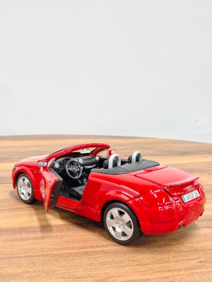 Maisto 31978 Audi TT Roadster Red 1:24 Diecast Car Model - Image 3