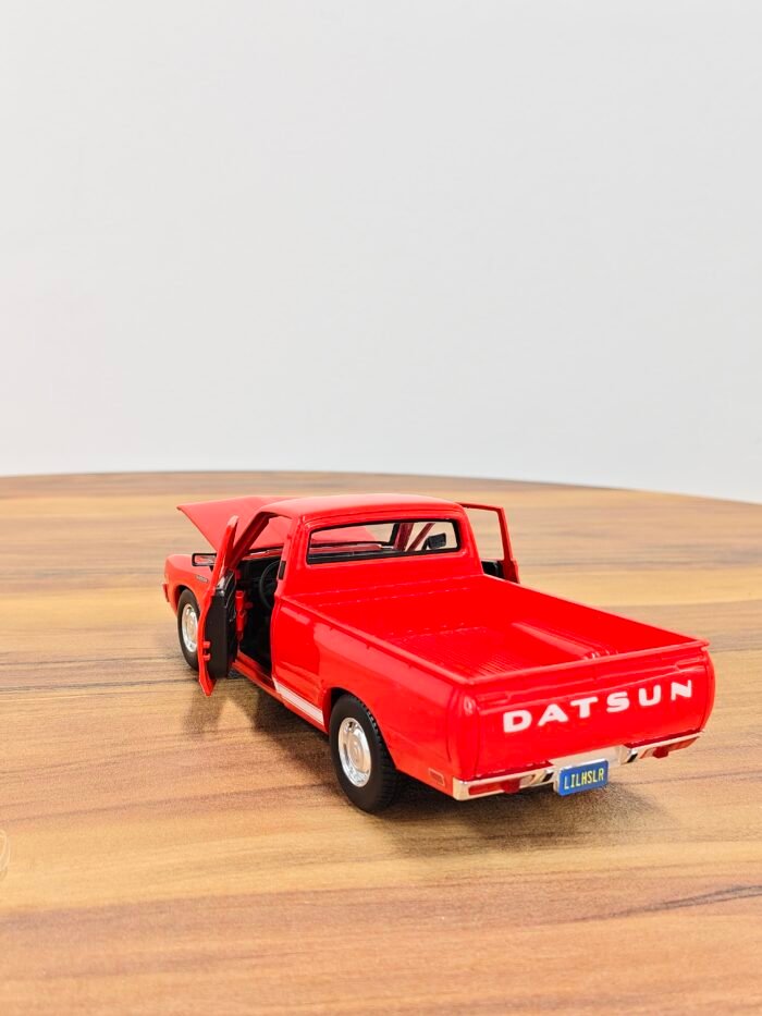 1973 Datsun 620 Pick Up 1:24 Red - Image 3