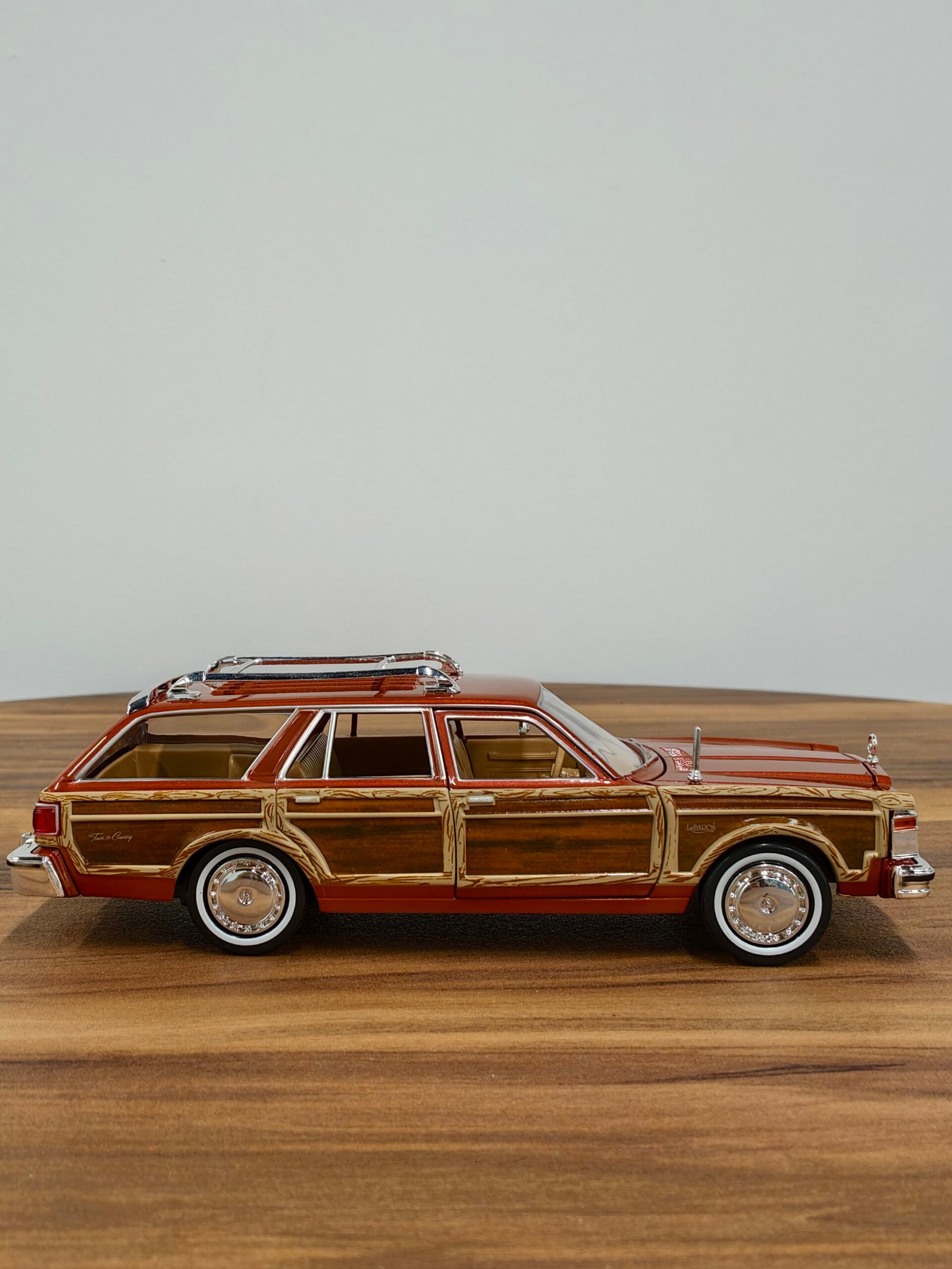 1979 Chrysler Lebaron Town & Country 1:24 Brown - Image 5