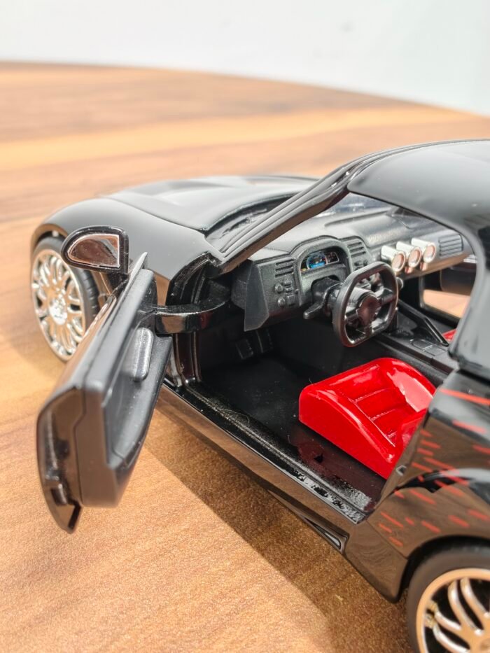 Jhonny'S Honda SZ000 Black 1:24 - Image 4