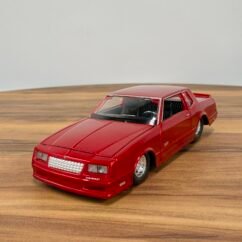 1986 Chevrolet Monte Carlo SS 1:24 Red