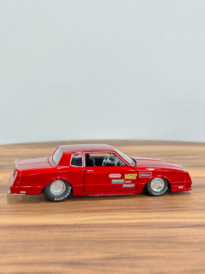 1986 Chevrolet Monte Carlo SS 1:24 Red - Image 3