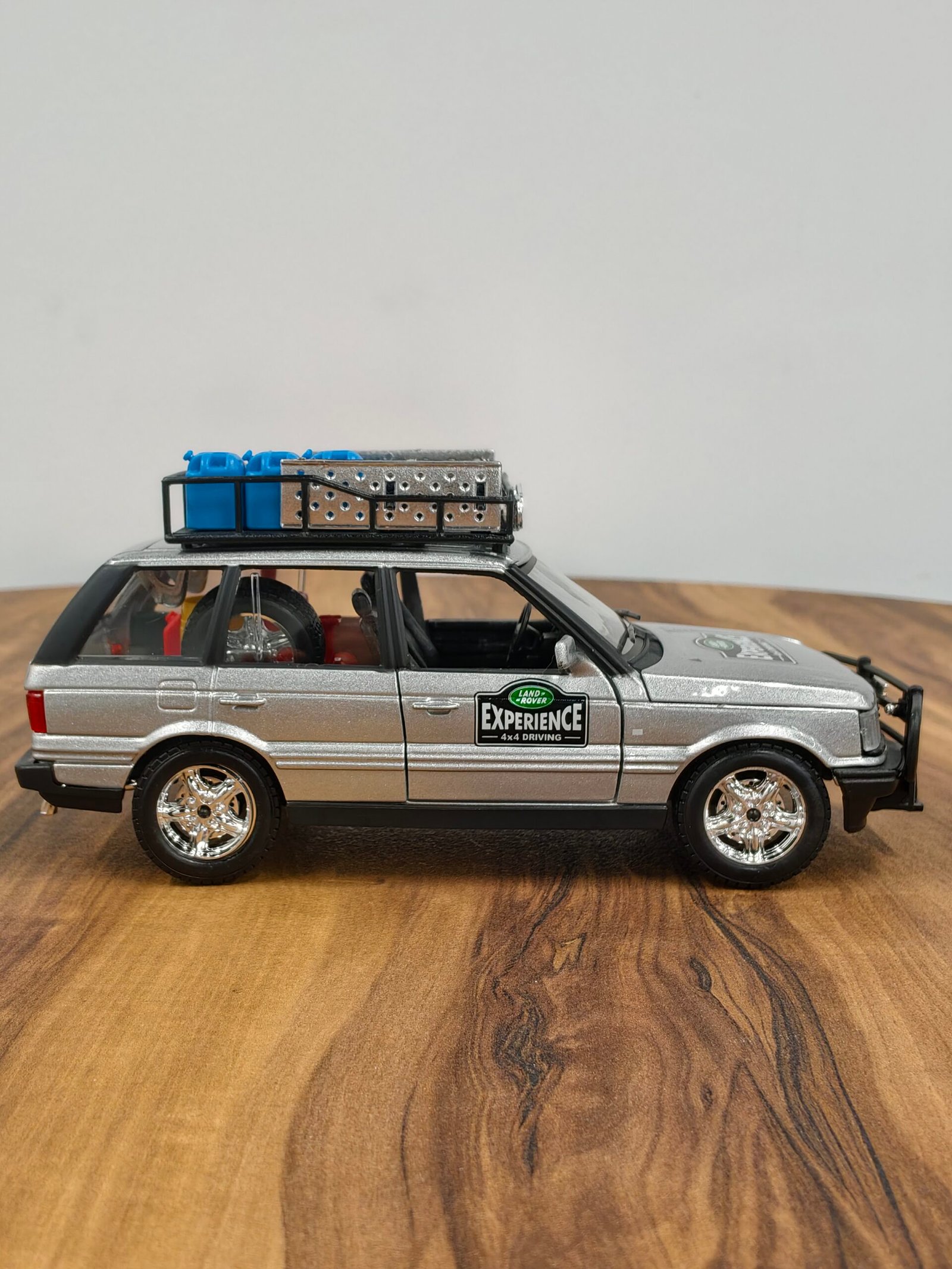 Range Rover Burago 1:24 Gray - Image 6