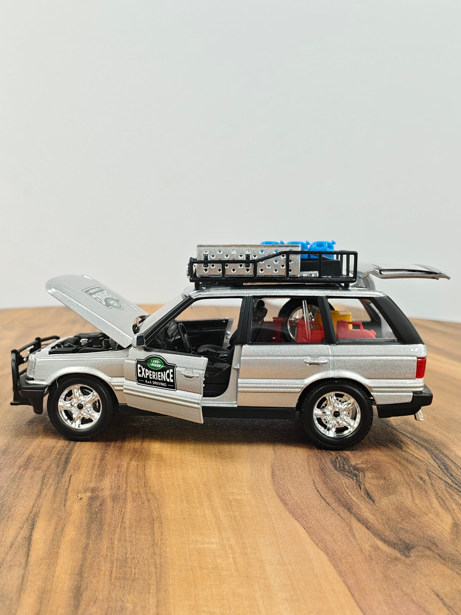 Range Rover Burago 1:24 Gray - Image 4