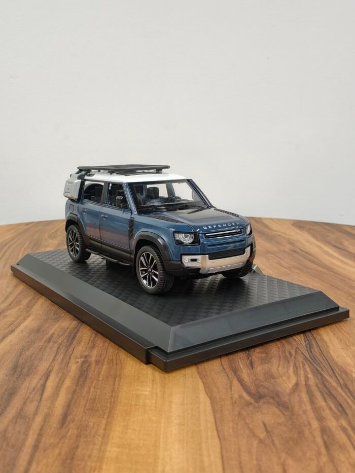 Range Rover Defender 110 Blue 1:24 - Image 2