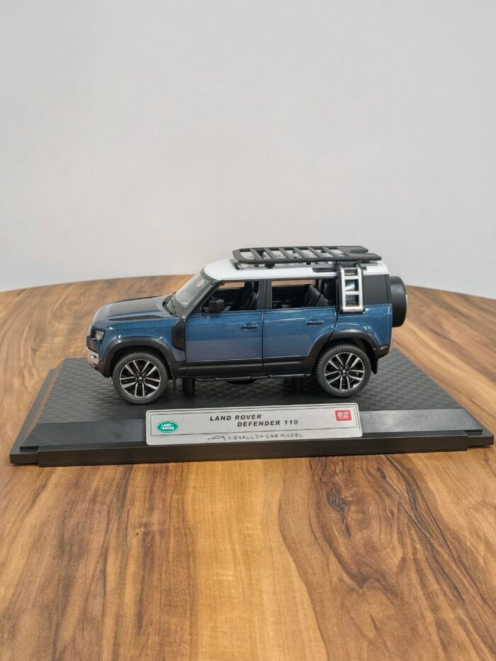 Range Rover Defender 110 Blue 1:24 - Image 8