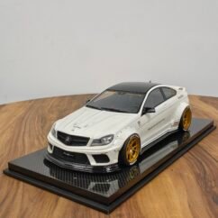 Mercedes AMG C63 1:18 White