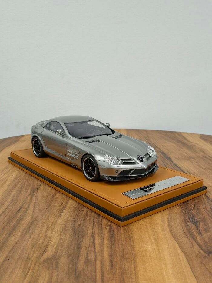 Mercedes Benz SLR Mclaren 722 Gray 1:18 - Image 2