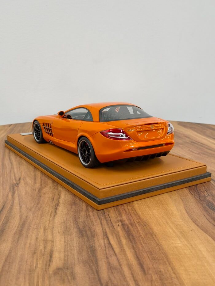 Mercedes Benz SLR Mclaren 722 Orange 1:18 - Image 5