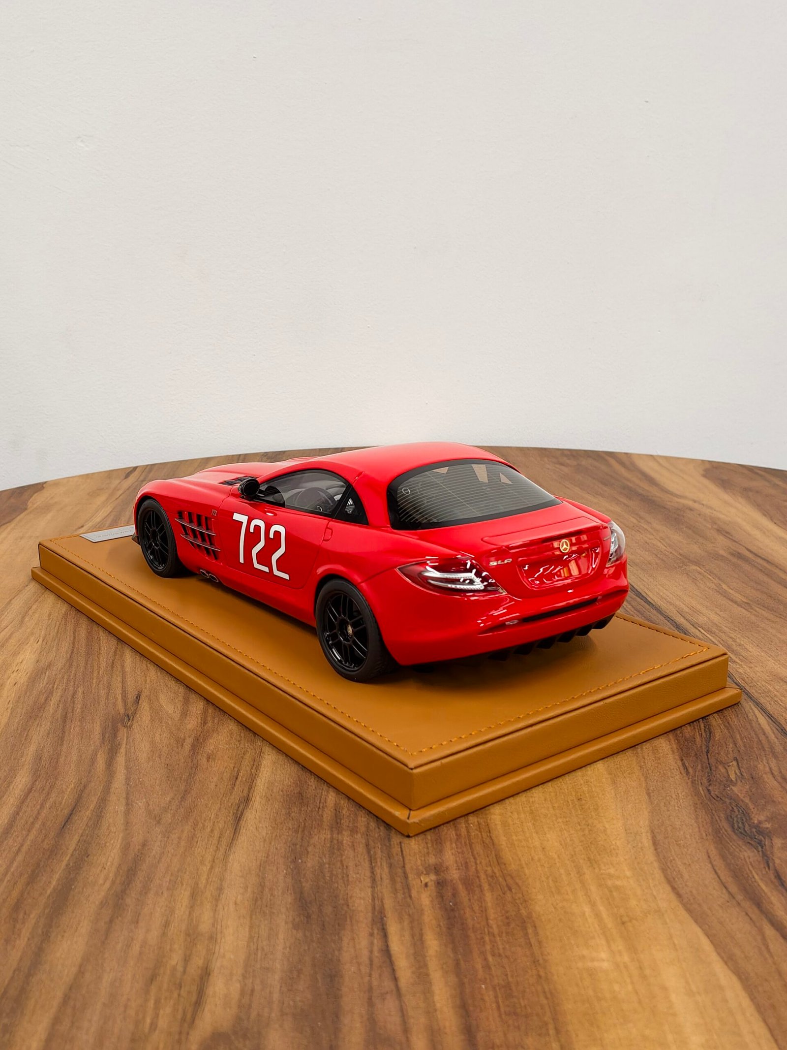 Mercedes Benz SLR Mclaren 722 Red 1:18 - Image 3