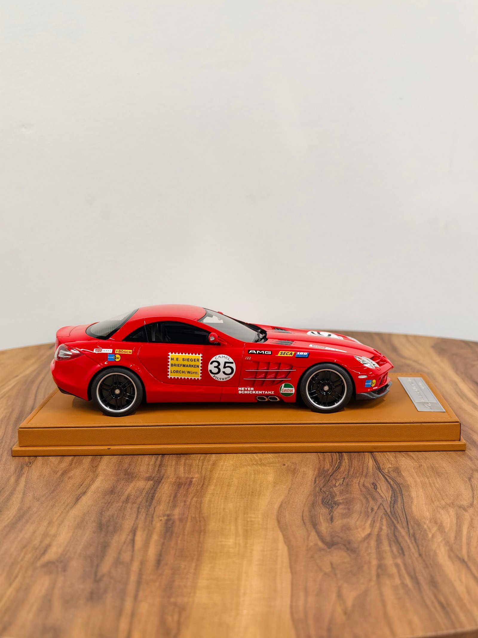 Mercedes Benz SLR Mclaren 722 Red 1:18 - Image 5
