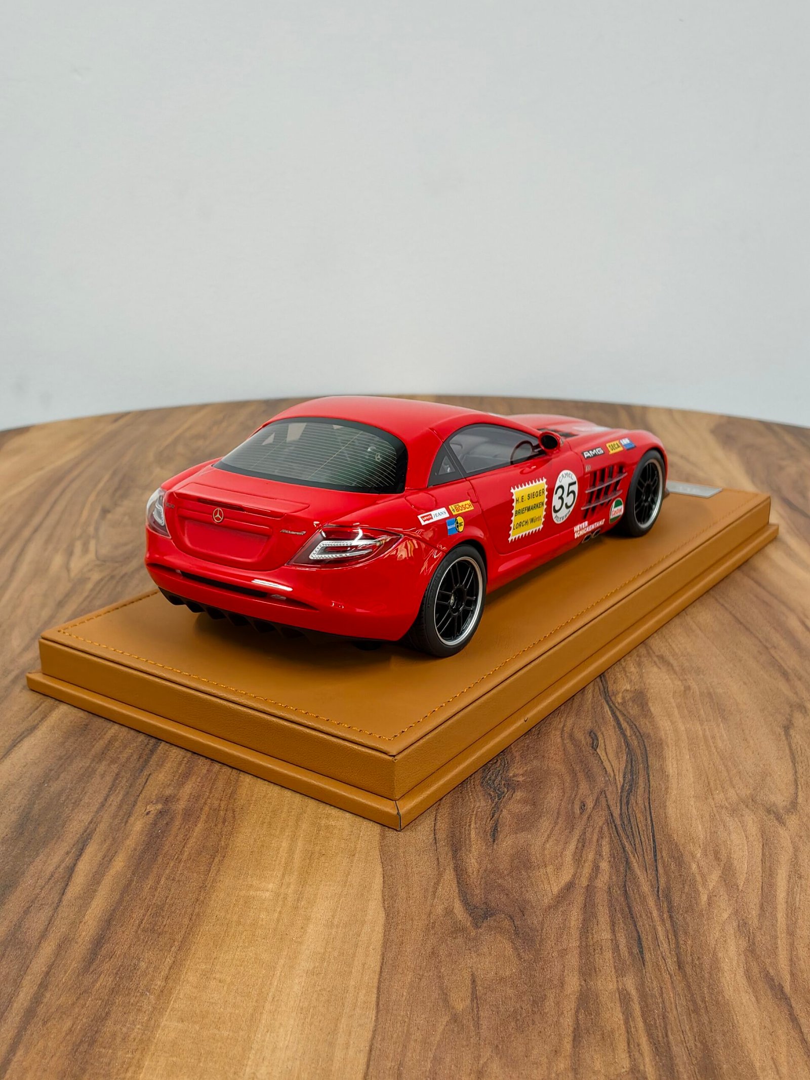 Mercedes Benz SLR Mclaren 722 Red 1:18 - Image 4