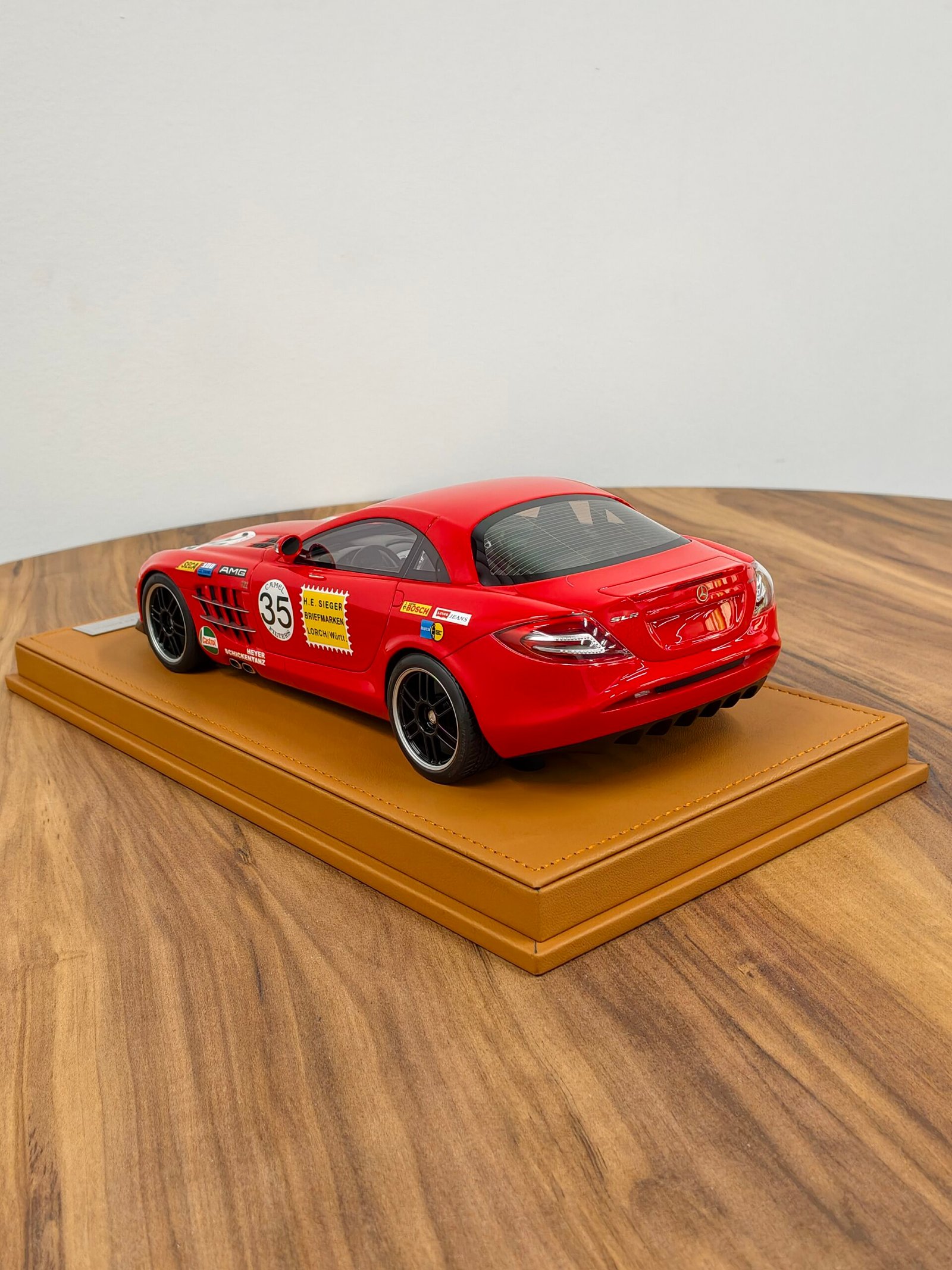 Mercedes Benz SLR Mclaren 722 Red 1:18 - Image 3