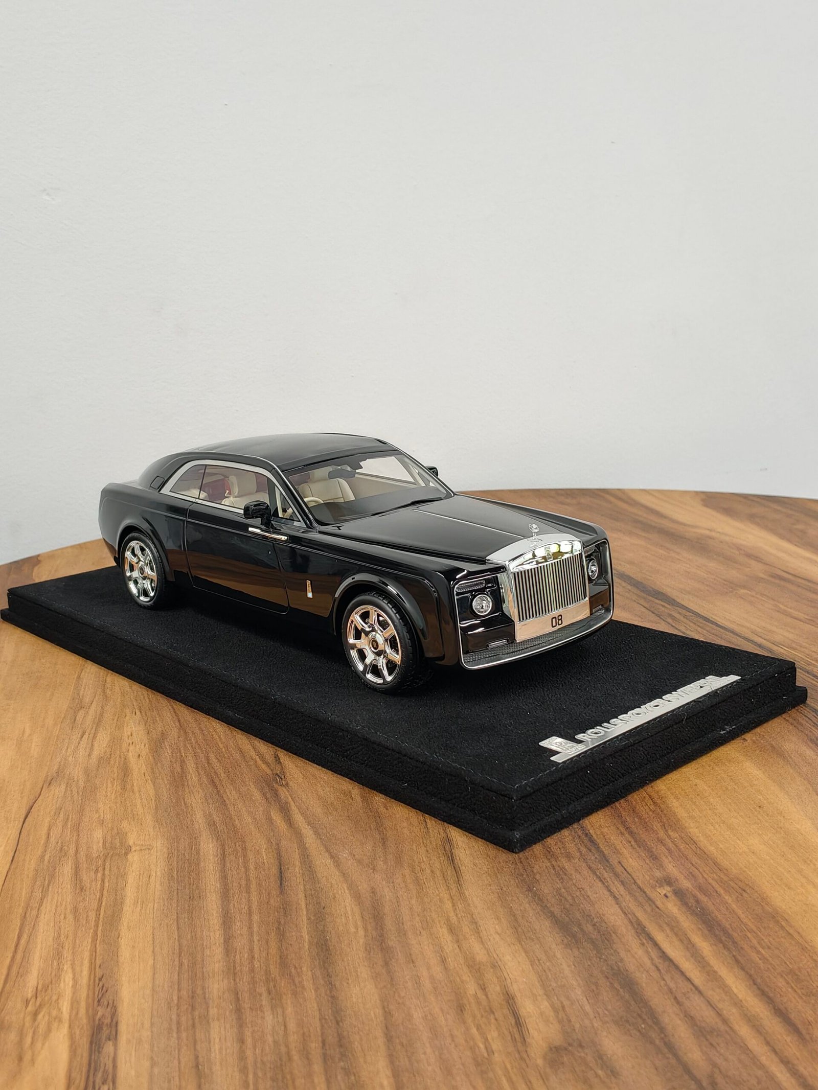 Rolls Royce Sweptail 1:18 Black - Image 2