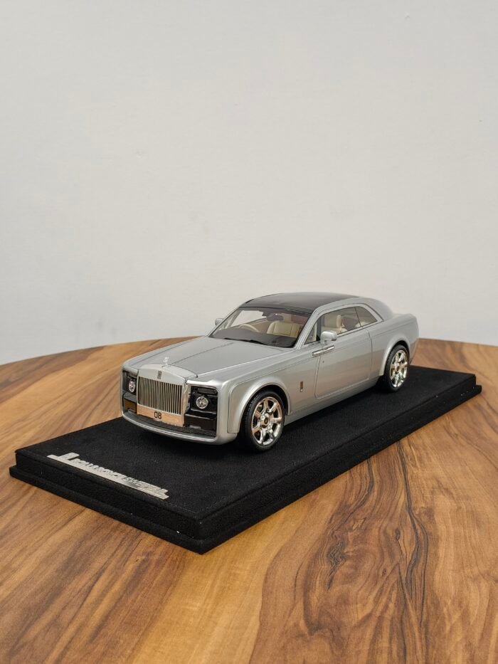 Rolls Royce Sweptail 1:18 Silver