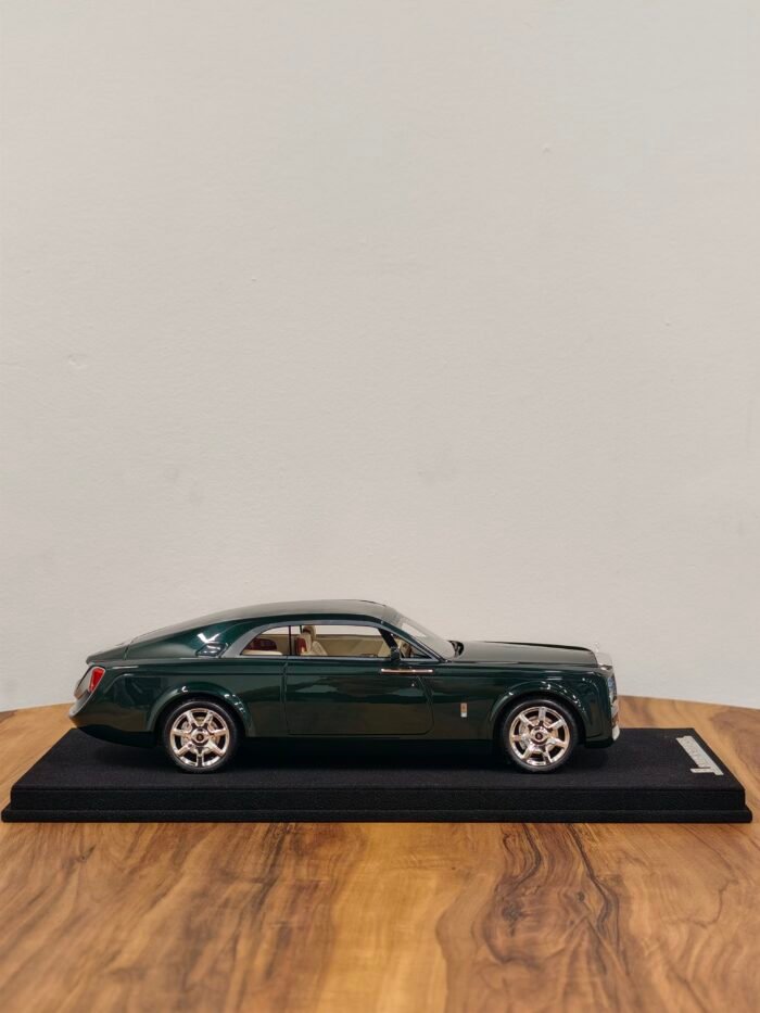Rolls Royce Sweptail 1:18 Green - Image 5