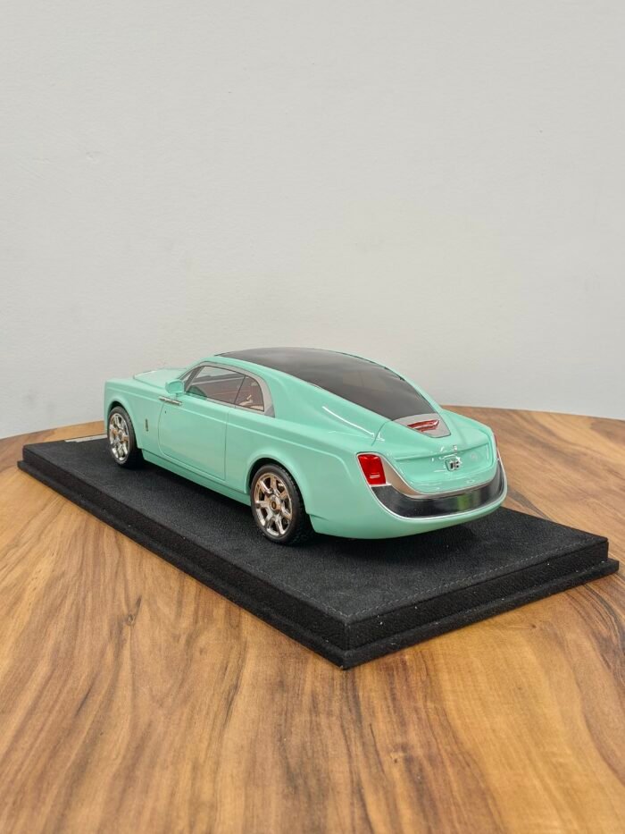 Rolls Royce Sweptail 1:18 Blue - Image 3