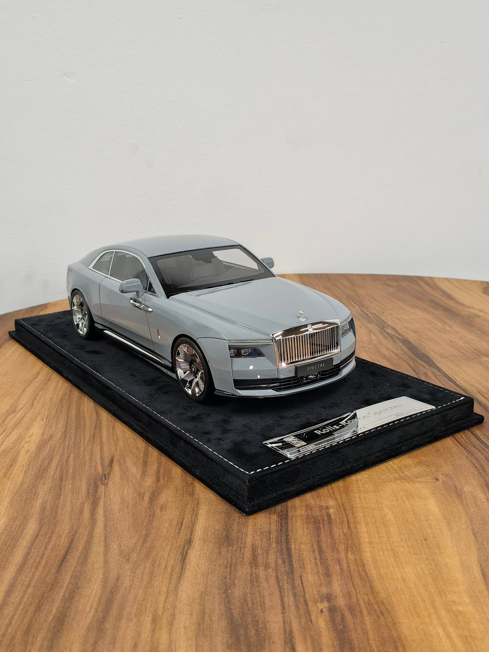 Rolls Royce Sweptail 1:18 Gray - Image 2