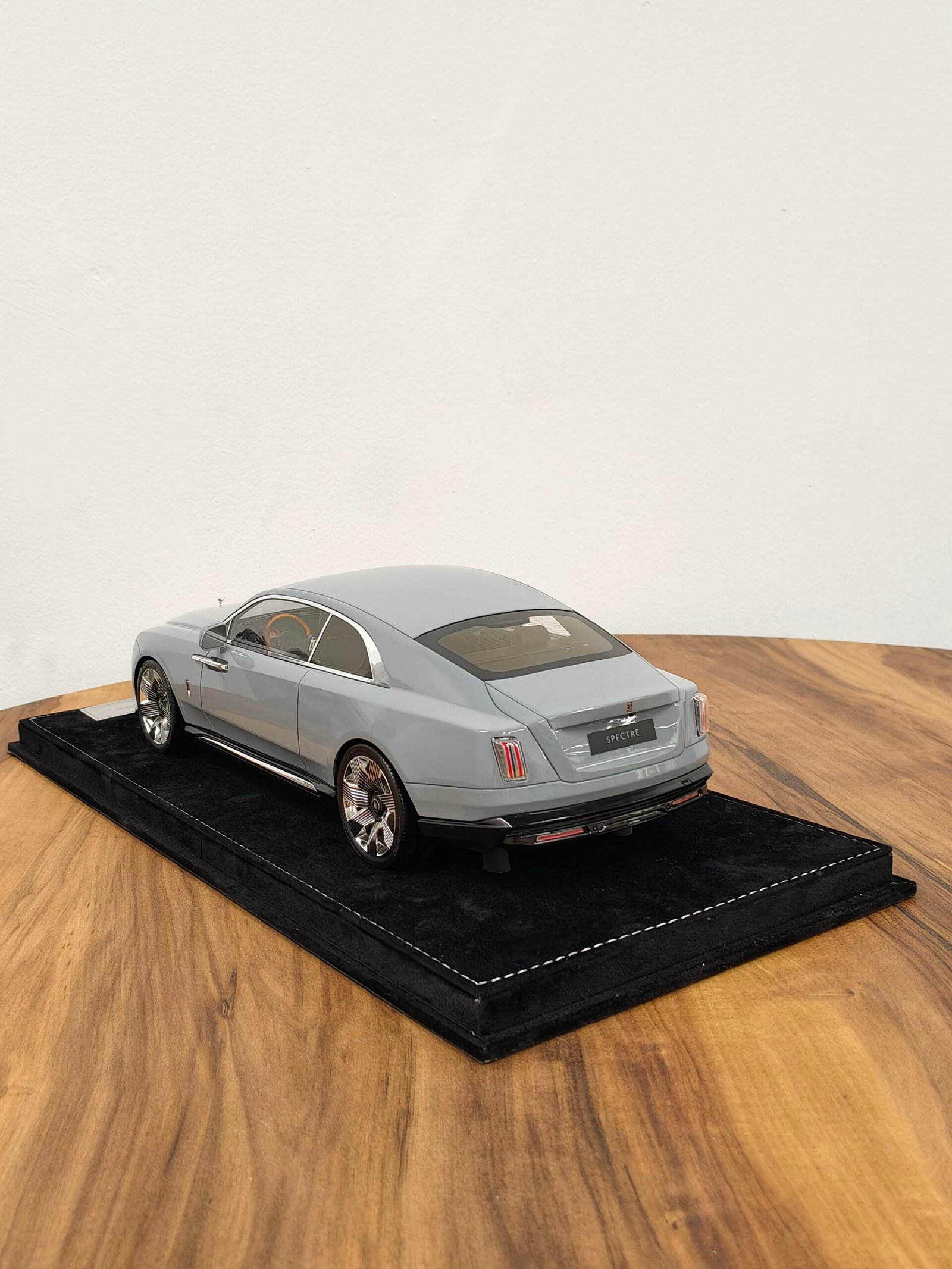Rolls Royce Sweptail 1:18 Gray - Image 3