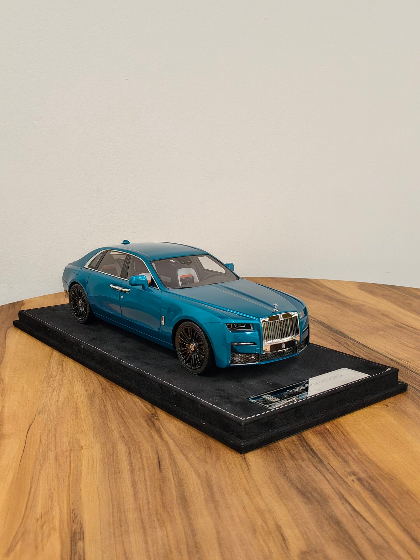 Rolls Royce Ghost 1:18 Blue - Image 2