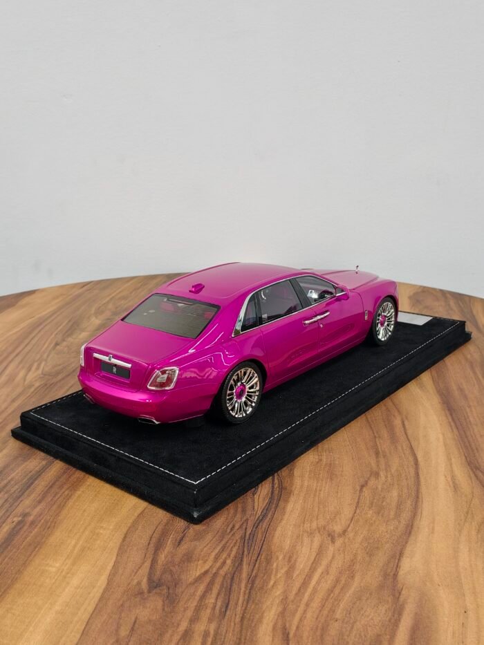 Rolls Royce Ghost 1:18 Pink - Image 5