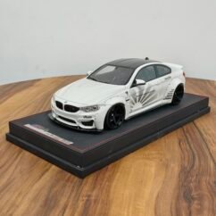 BMW M4 F82 Liberty Walk Widebody 1:18 White
