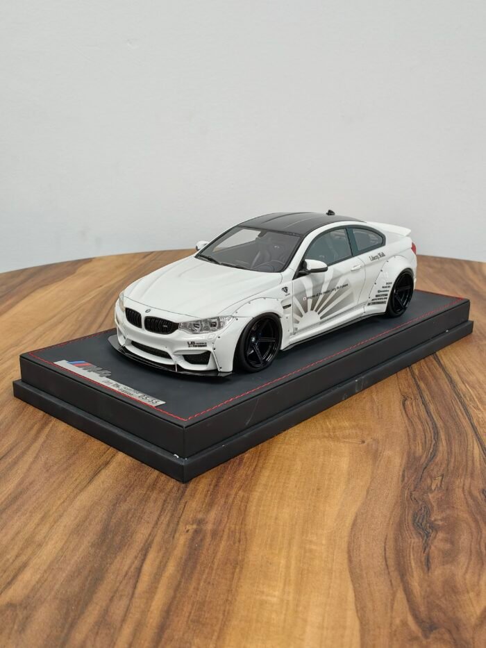 BMW M4 F82 Liberty Walk Widebody 1:18 White