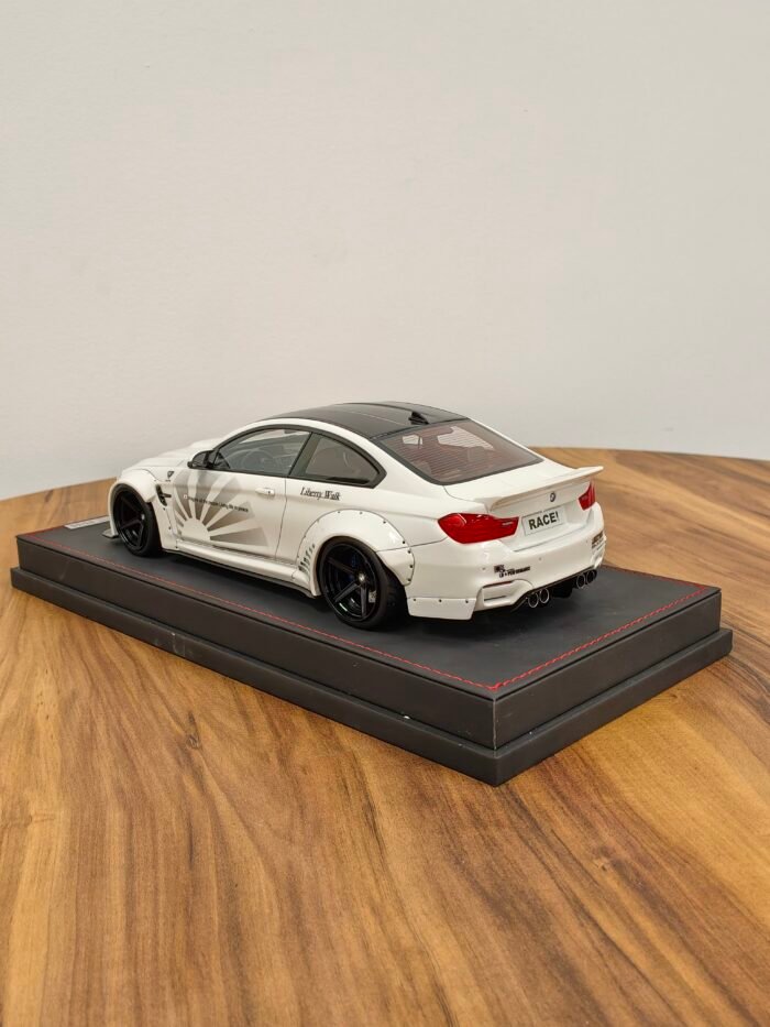 BMW M4 F82 Liberty Walk Widebody 1:18 White - Image 5