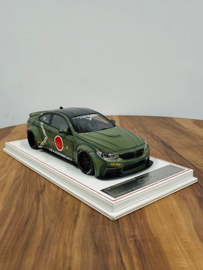 BMW M4 Performance 1:18 Green - Image 2