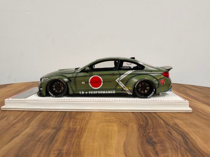 BMW M4 Performance 1:18 Green - Image 3