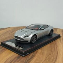 Aston Martin DB11 1:18
