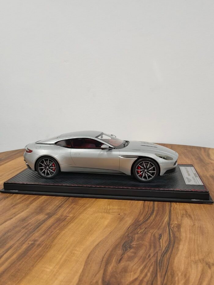 Aston Martin DB11 1:18 - Image 6
