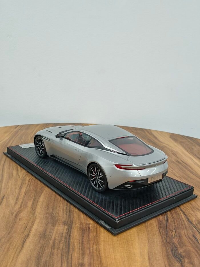 Aston Martin DB11 1:18 - Image 4