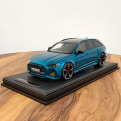 AUDI RS6 Avant (C8) 1:18