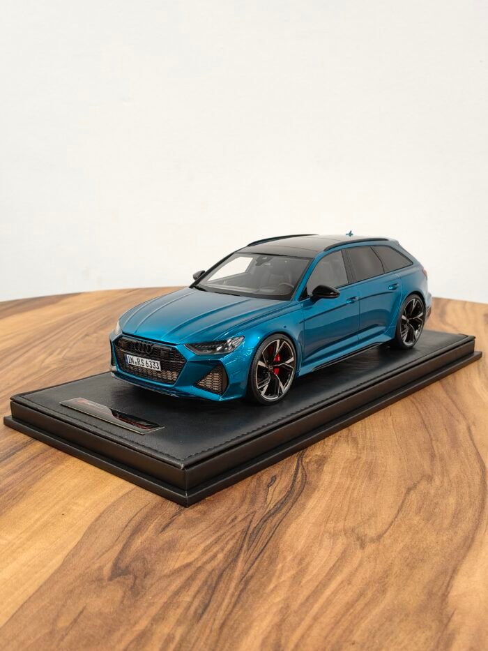 AUDI RS6 Avant (C8) 1:18