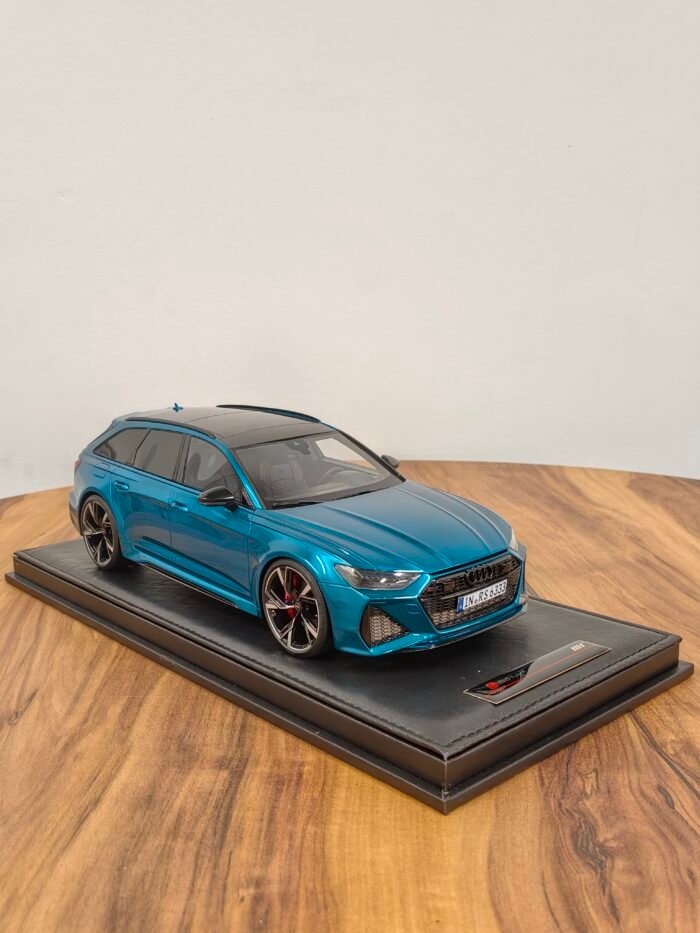 AUDI RS6 Avant (C8) 1:18 - Image 4