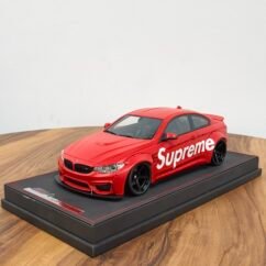 BMW M4 Supreme Liberty Walk 1:18 Red