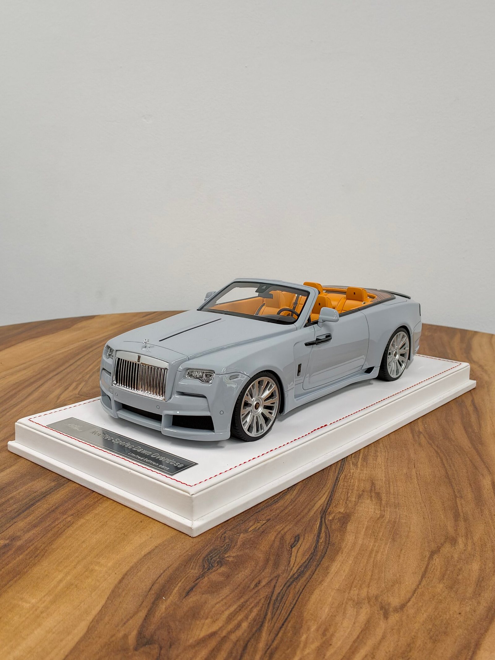 Rolls Royce Dawn Novitec Overdose 1:18 Gray