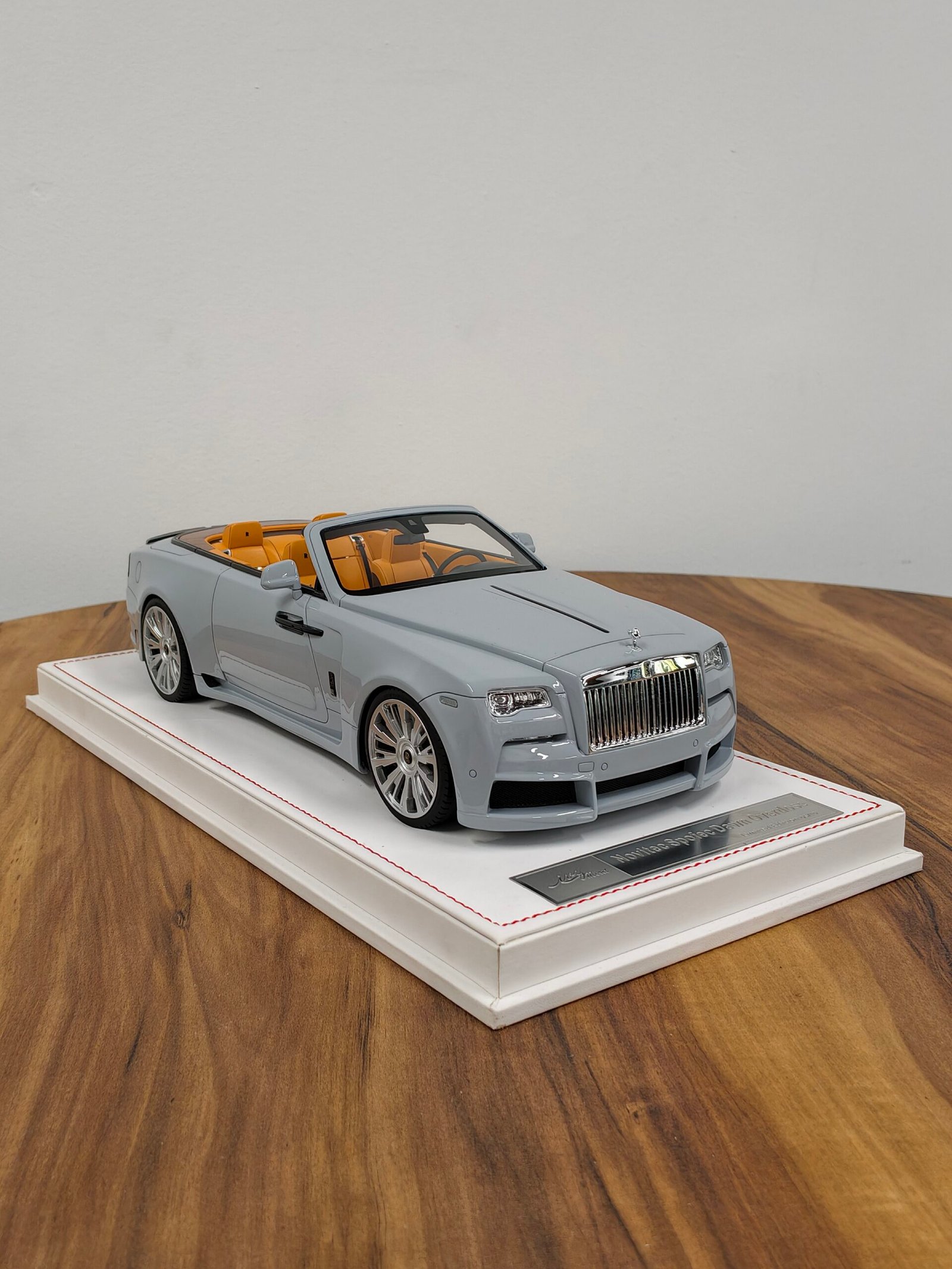 Rolls Royce Dawn Novitec Overdose 1:18 Gray - Image 4