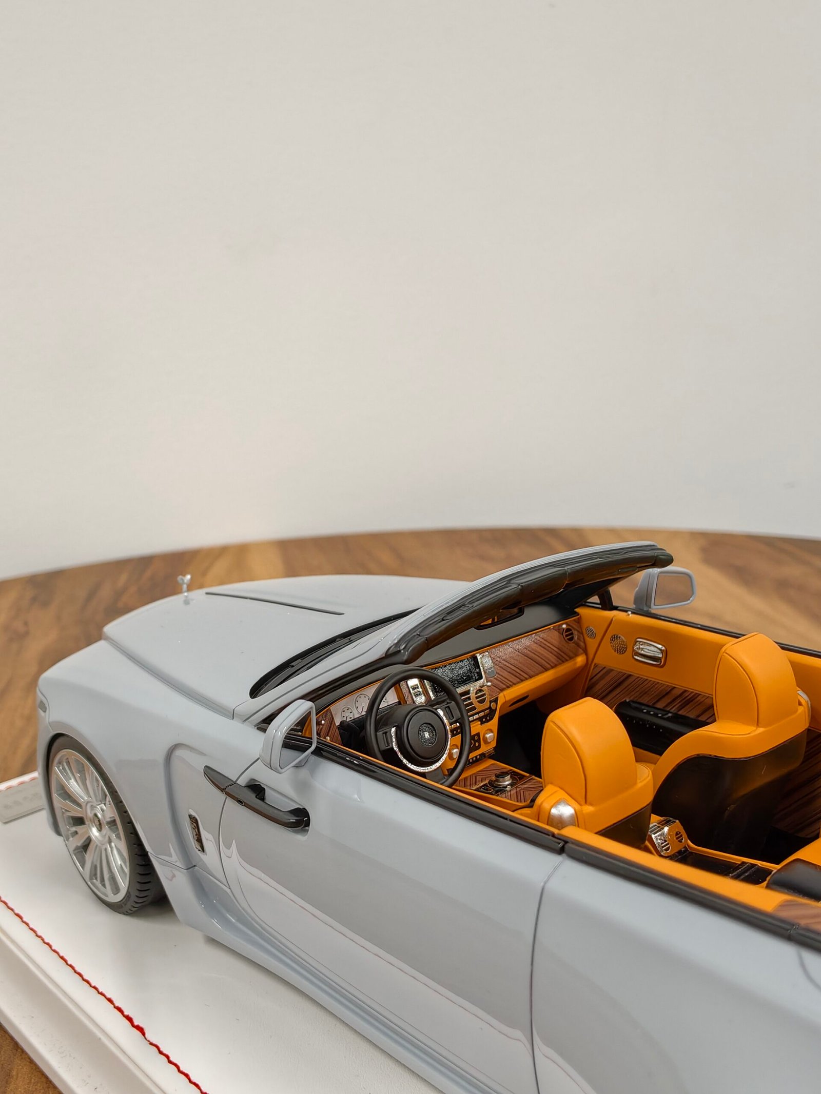 Rolls Royce Dawn Novitec Overdose 1:18 Gray - Image 3