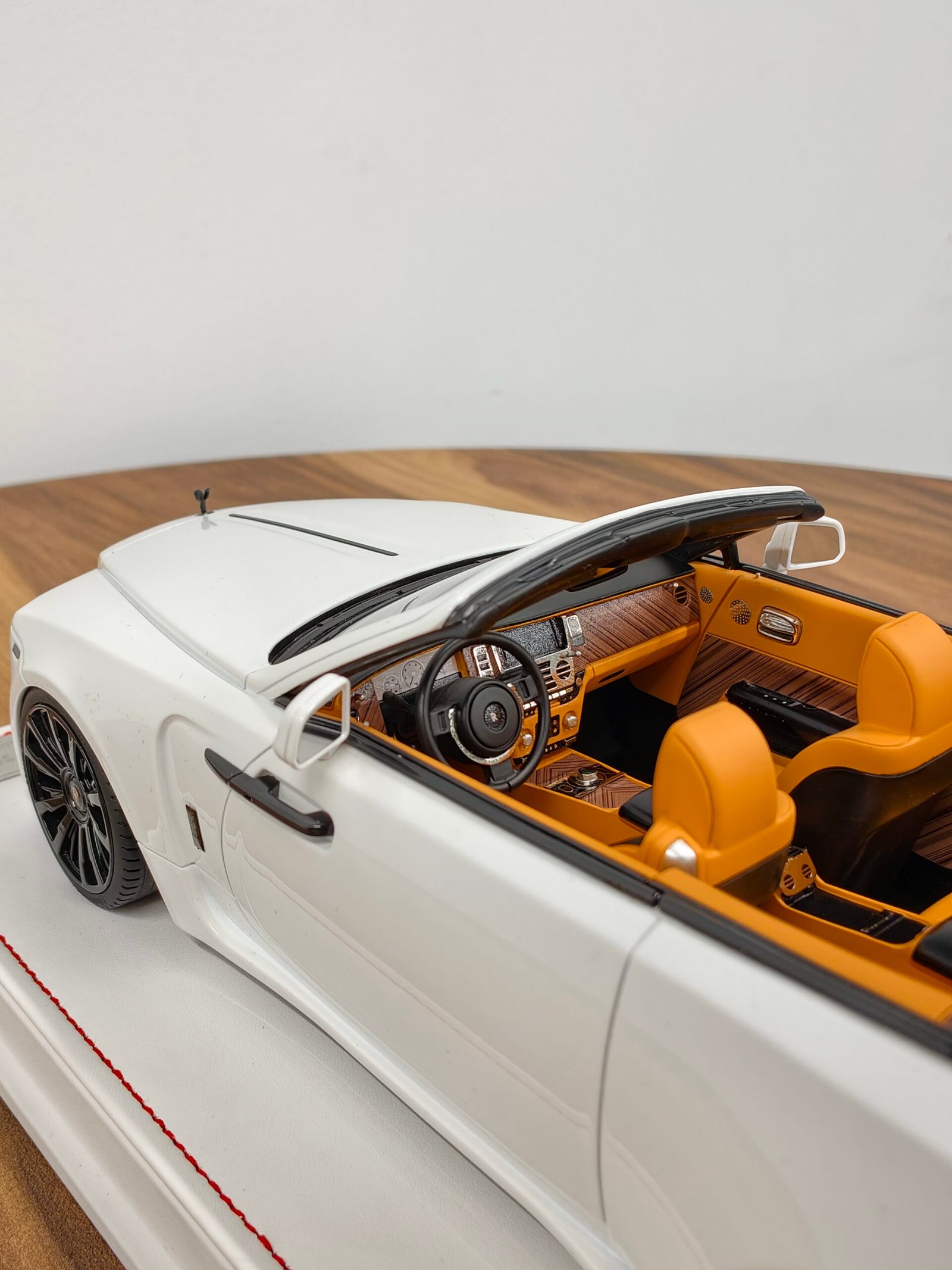Rolls Royce Dawn Novitec Overdose 1:18 white - Image 5