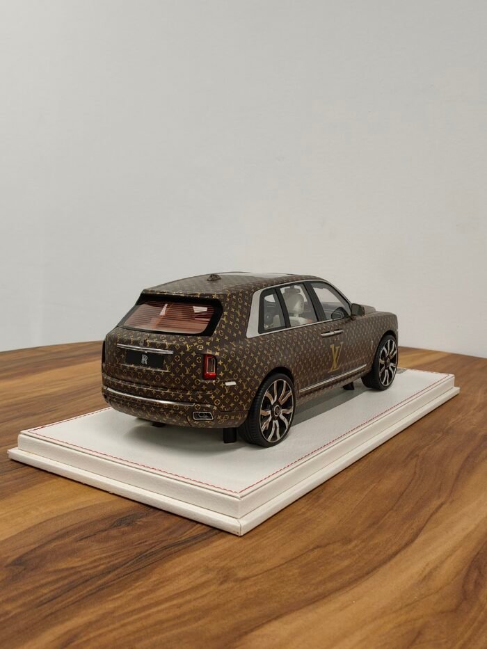 Rolls Royce Cullinan Louis Vuitton 1:18 - Image 3