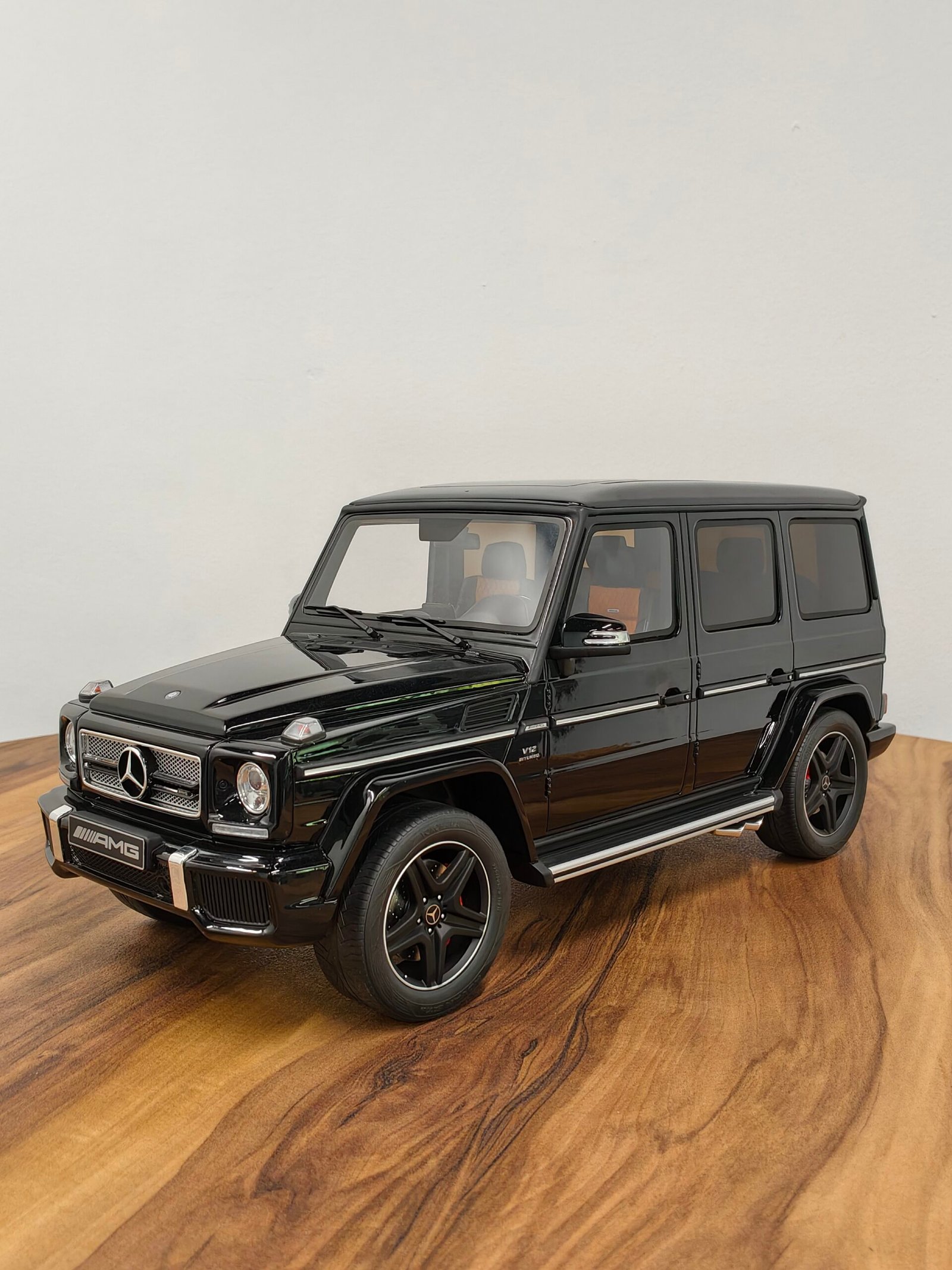 Mercedes-AMG GT202 G65 Black 1:12