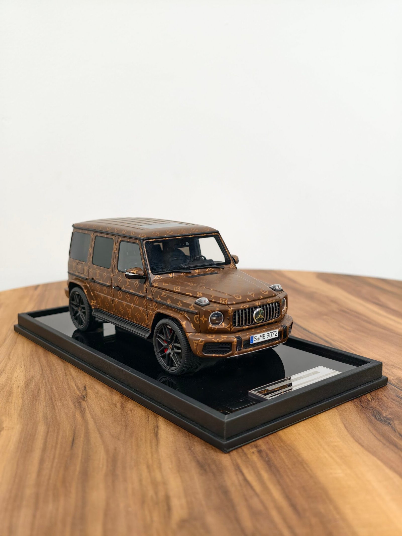 Mercedes Benz G63 2019 xLV 1:18 - Image 2