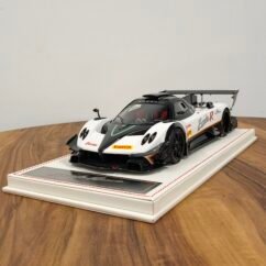 Pagani Zonda Revalucian 1:18 Fiber White
